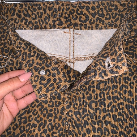 Leopard shorts 🐆 - Picture 4 of 4